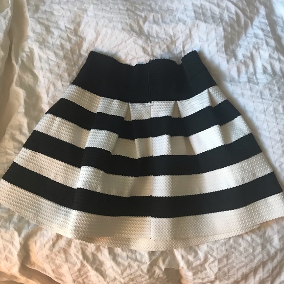 Aqua skirt - Picture 4 of 4